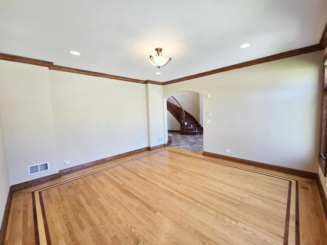 Photo of 839 Parkside Avenue N