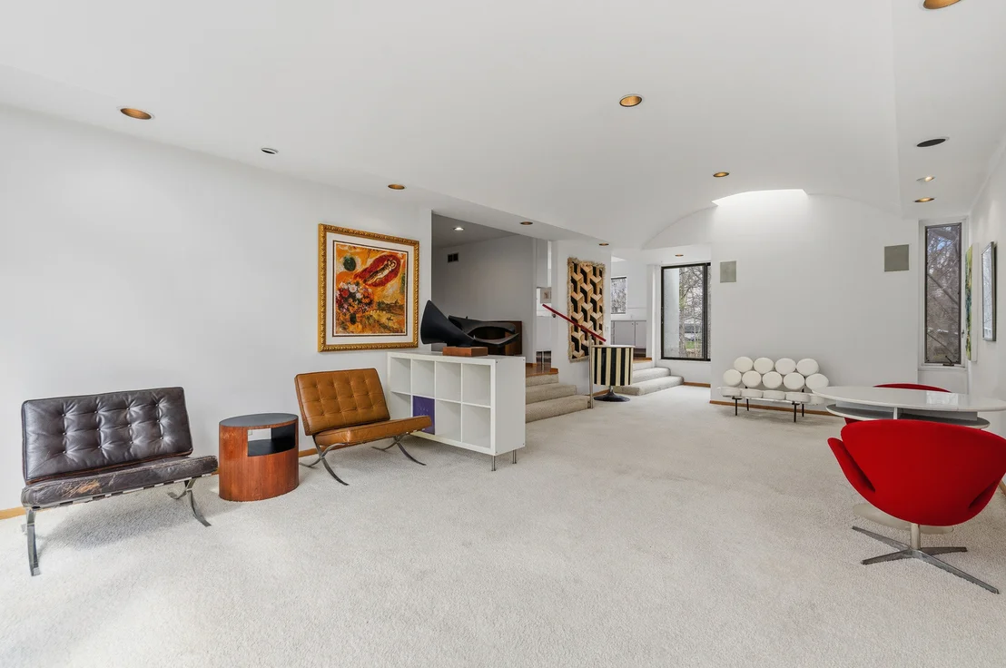 Photo of 324 Gina Drive