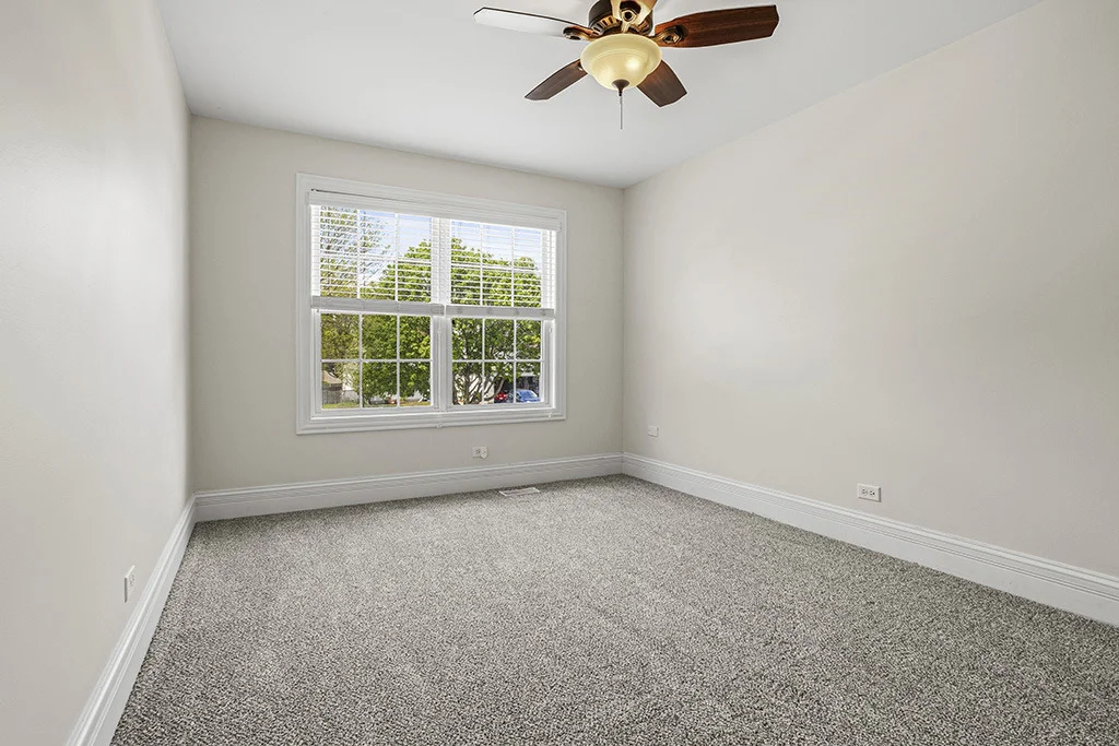 Photo of 24963 Madison Street