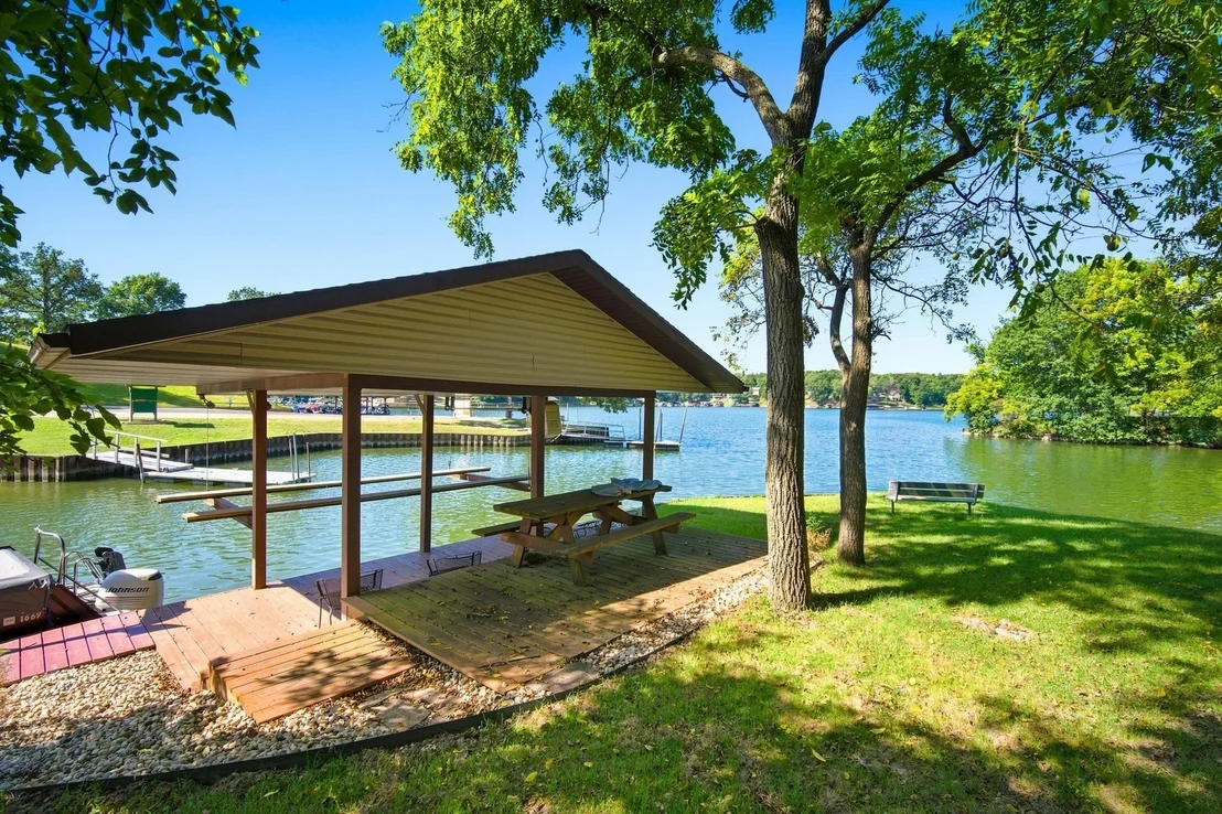 Photo of 154 Beachview Court