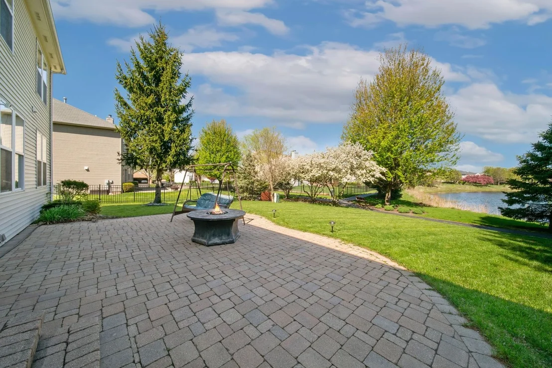 Photo of 18950 W Glenhurst Drive