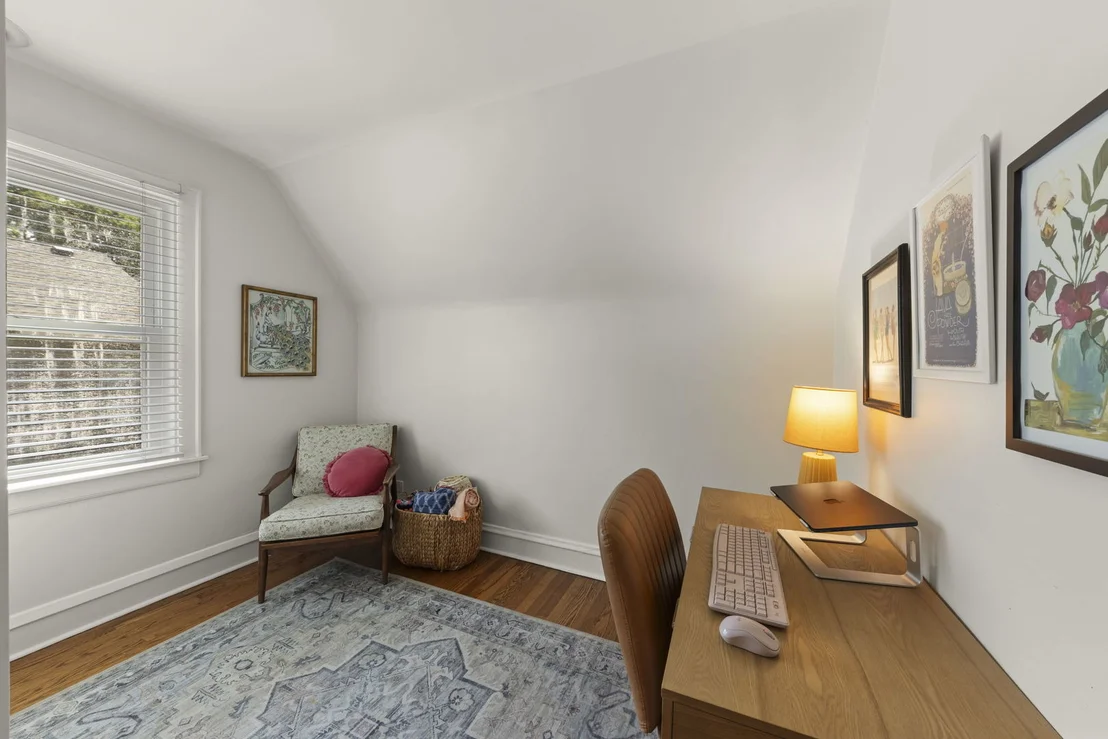 Photo of 810 N Summit Street