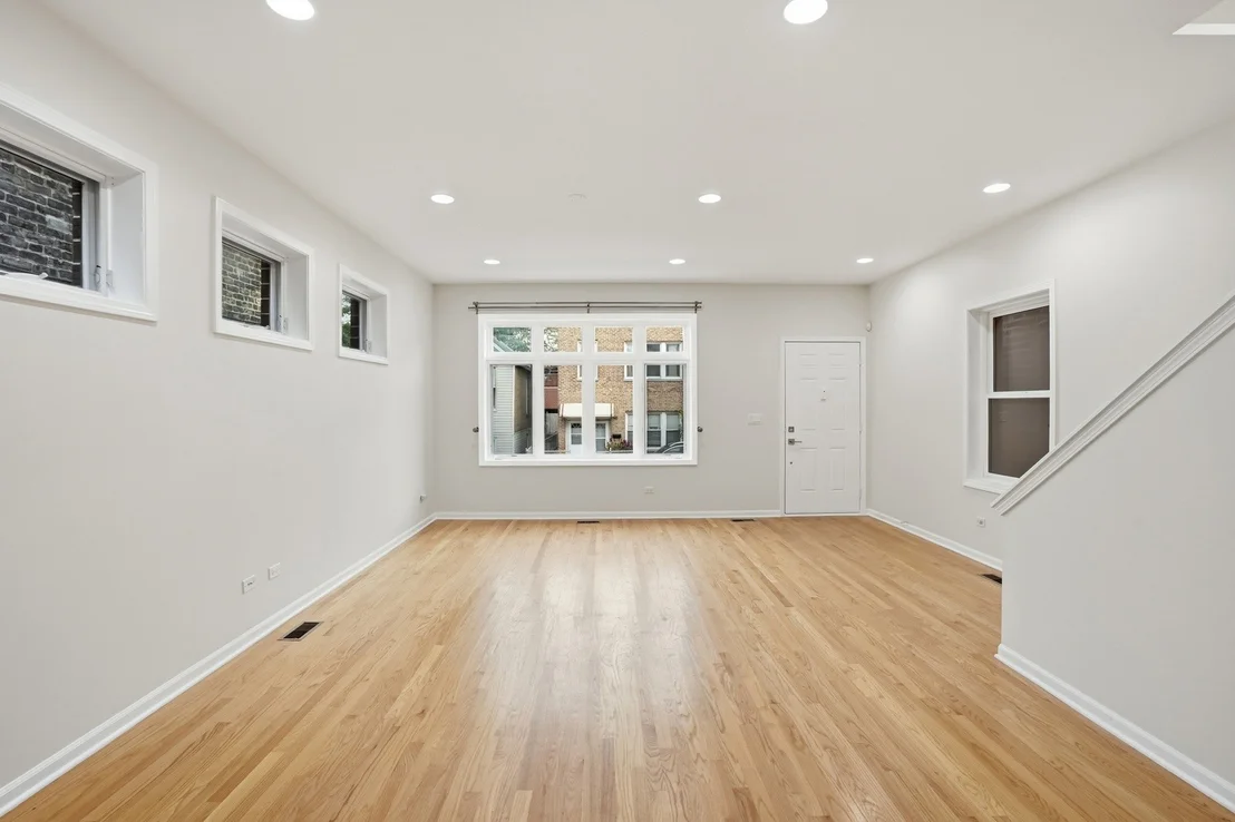 Photo of 345 W 29th Place