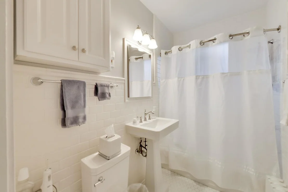 Photo of 940 W Grant Drive