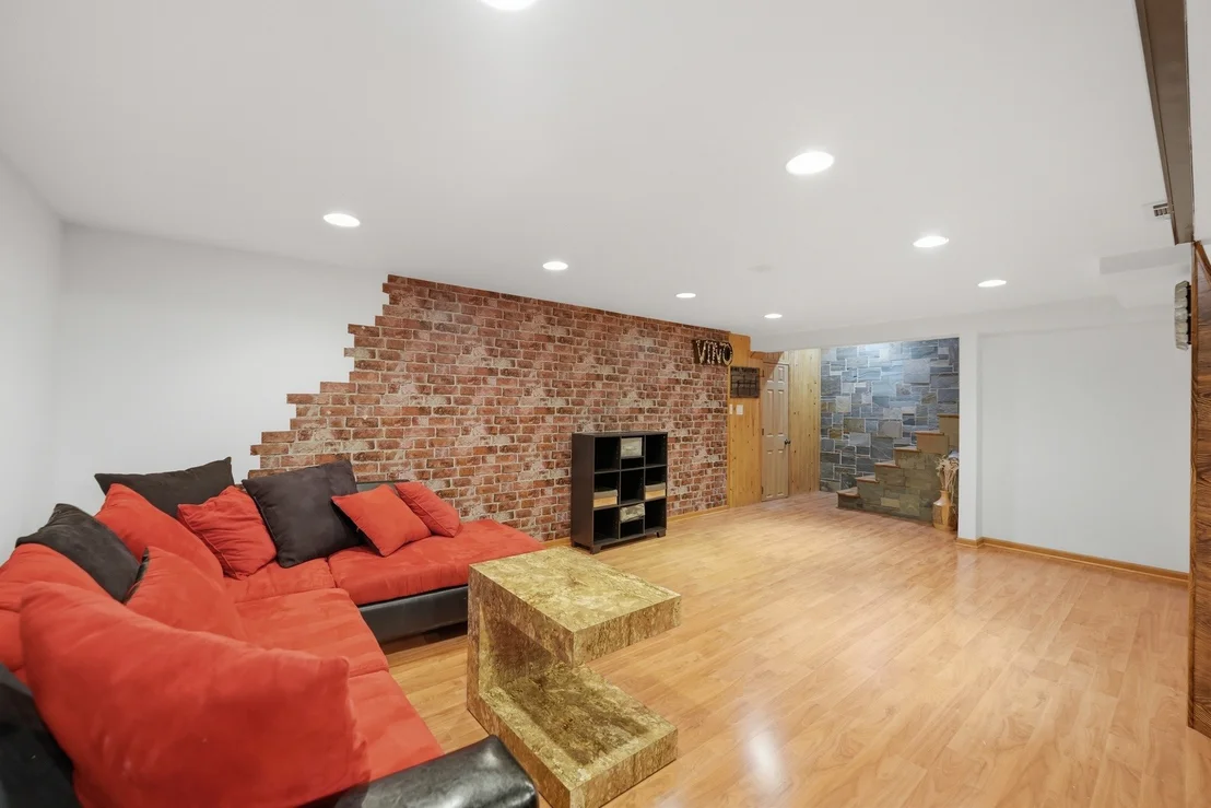 Photo of 710 Bayside Court