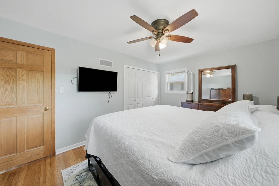 Photo of 15124 Hillside Avenue