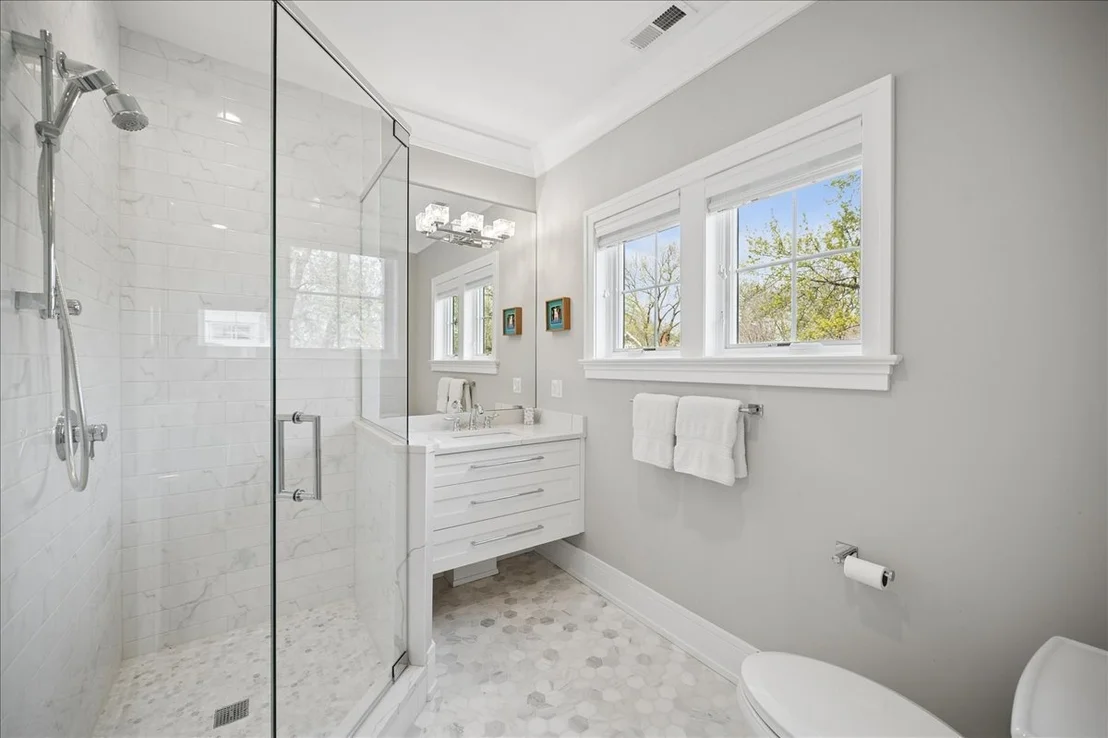 Photo of 1121 Forest Avenue