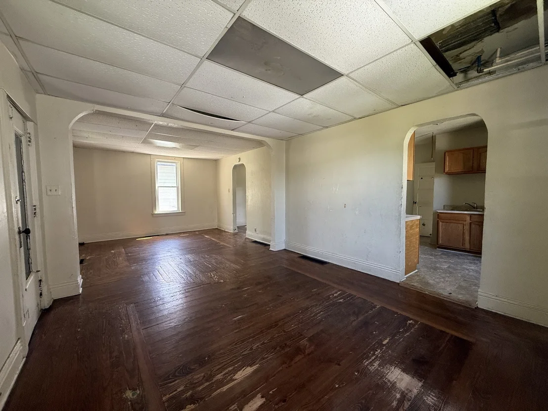 Photo of 1355 S 7th Avenue