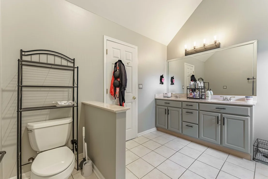 Photo of 926 Edgewood Drive