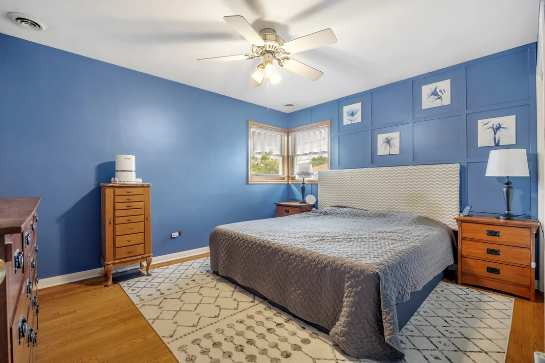 Photo of 952 W Grant Drive