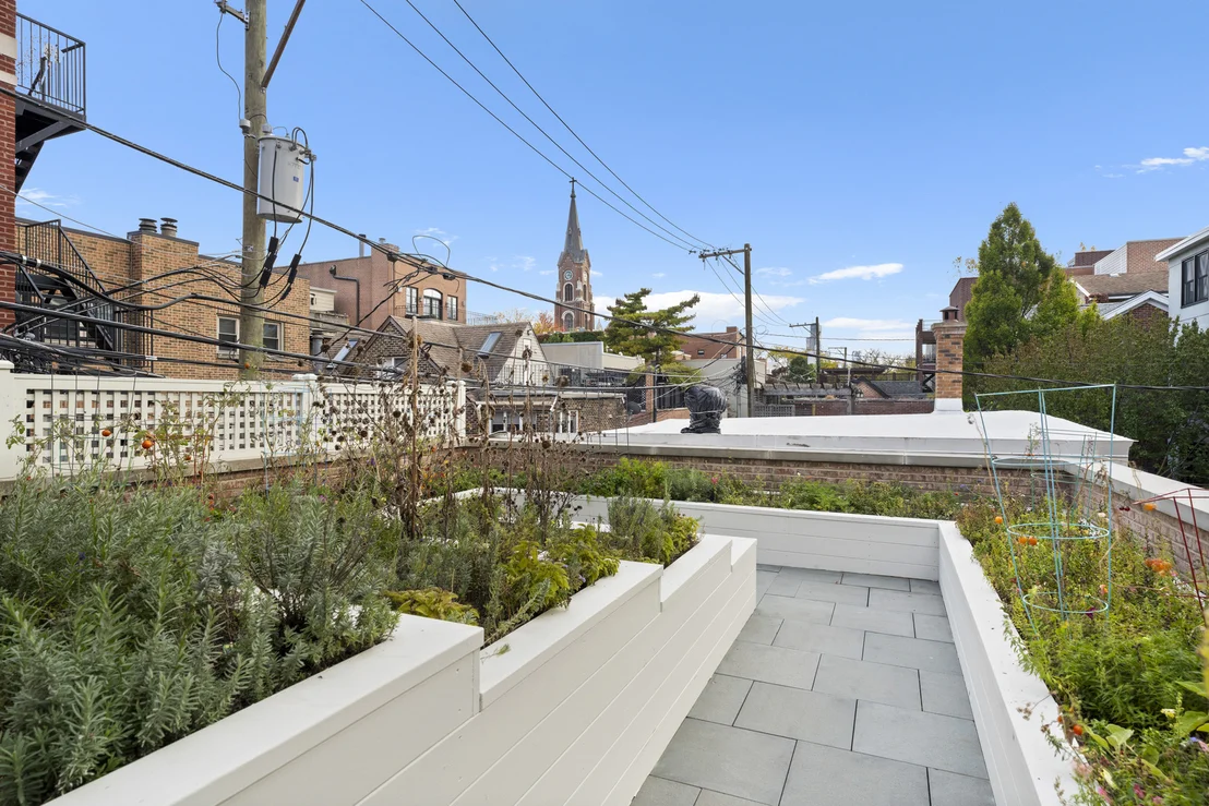 Photo of 1755 N Mohawk Street