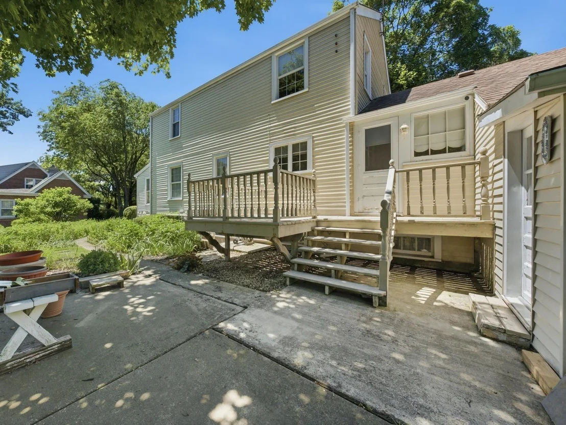 Photo of 1319 Bunker Avenue