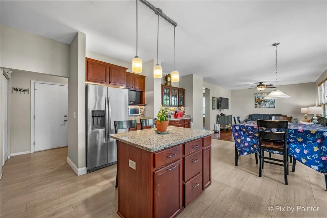 Photo of 909 Avalon Way