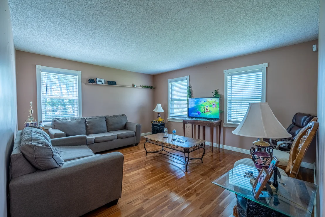 Photo of 1274 Whitney Road