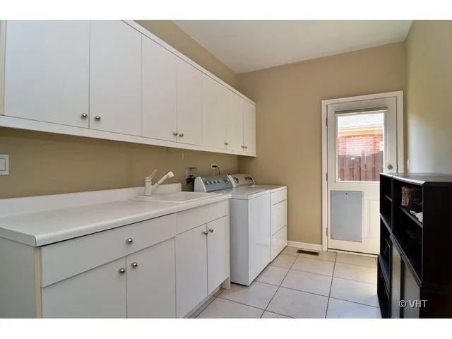Photo of 878 Bristol Drive