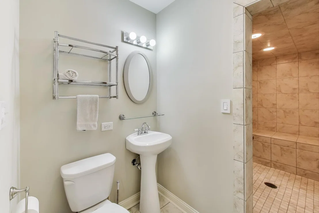 Photo of 547 JACKSON Avenue