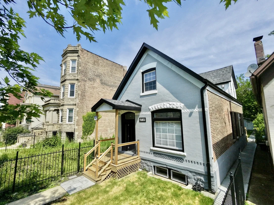 Photo of 4326 W Washington Boulevard