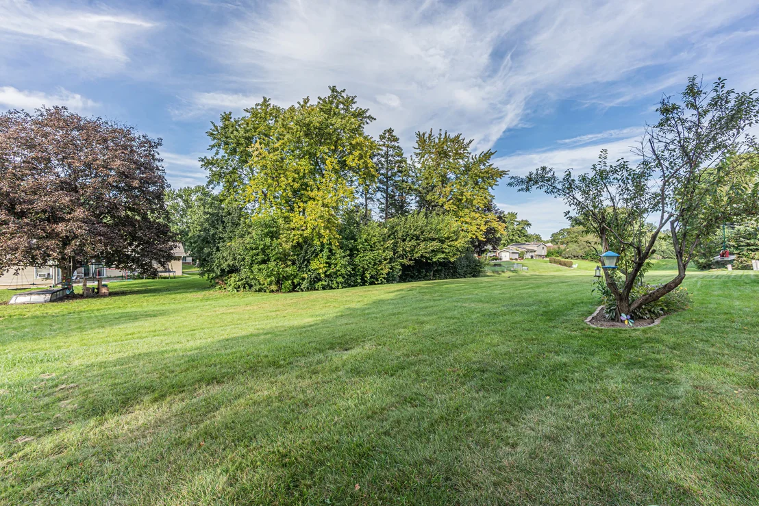 Photo of 864 PINEHURST Lane