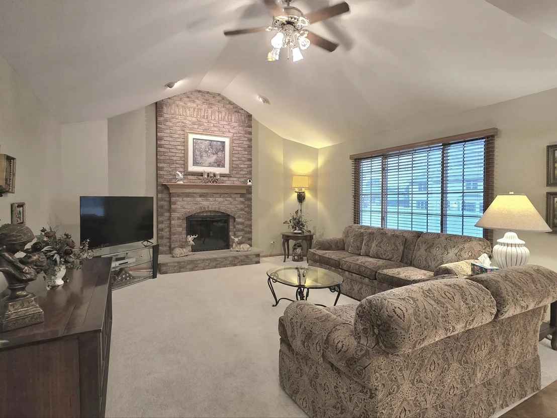 Photo of 601 Lisson