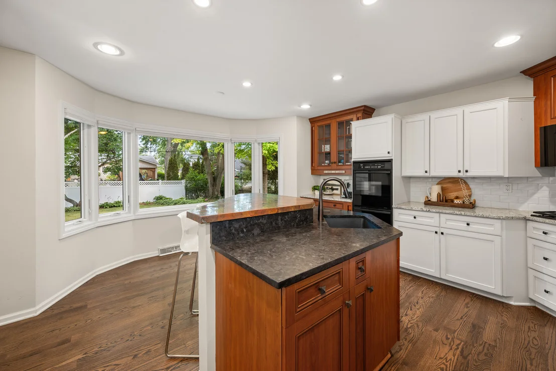 Photo of 301 Willow Lane