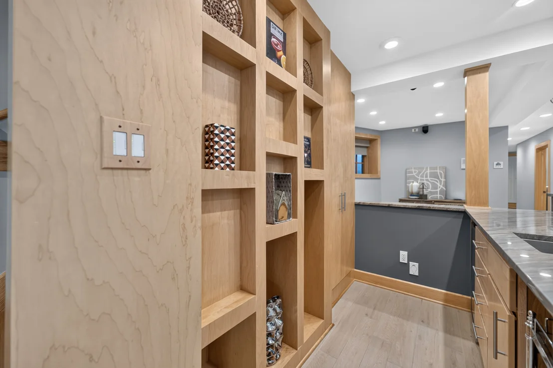Photo of 634 W Briar Place