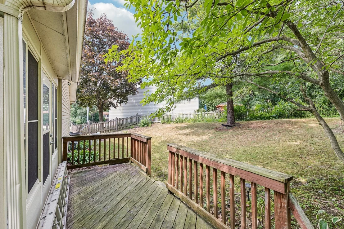 Photo of 710 Greenbriar Lane