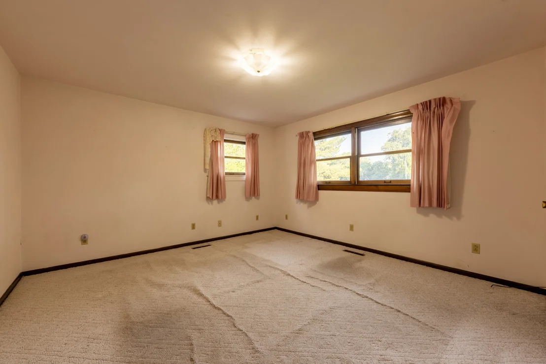 Photo of 801 Oakcrest Drive
