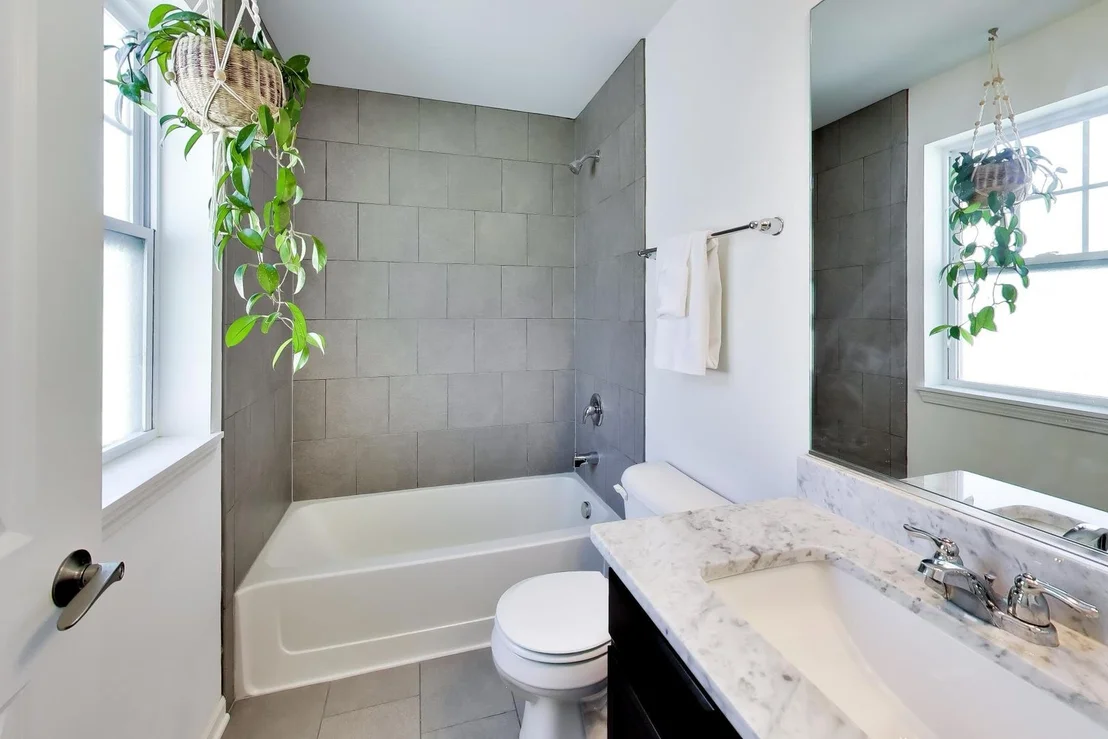 Photo of 810 Lexington Circle W