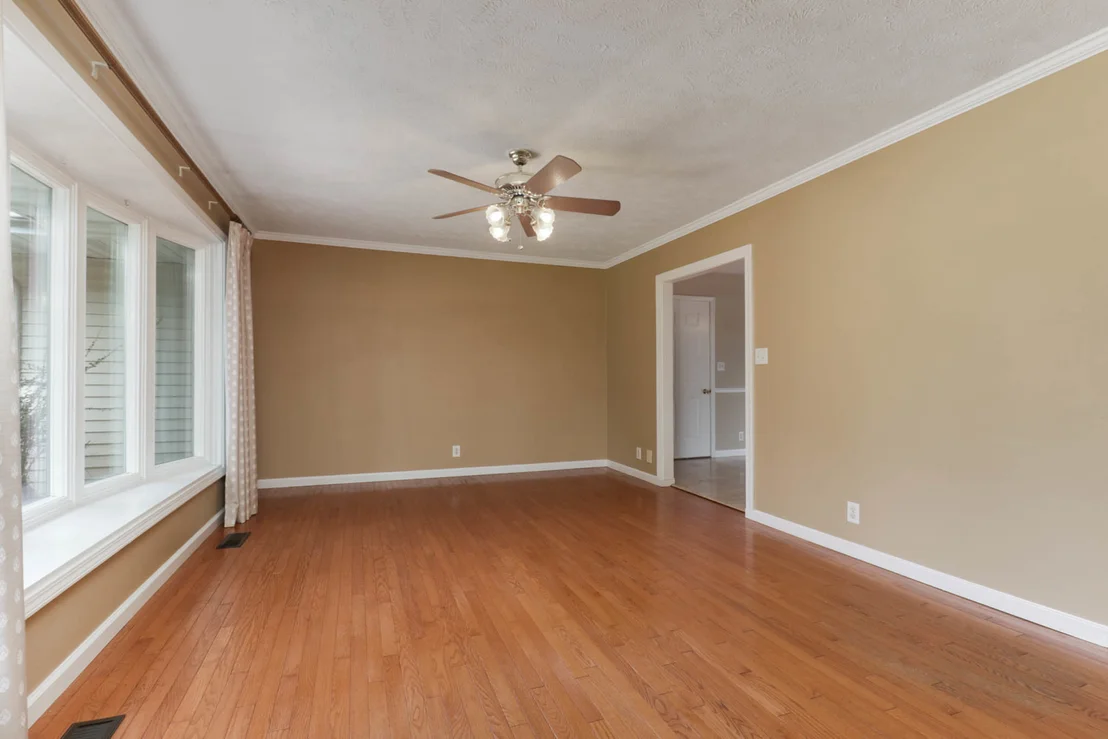 Photo of 19356 Nottingham Drive