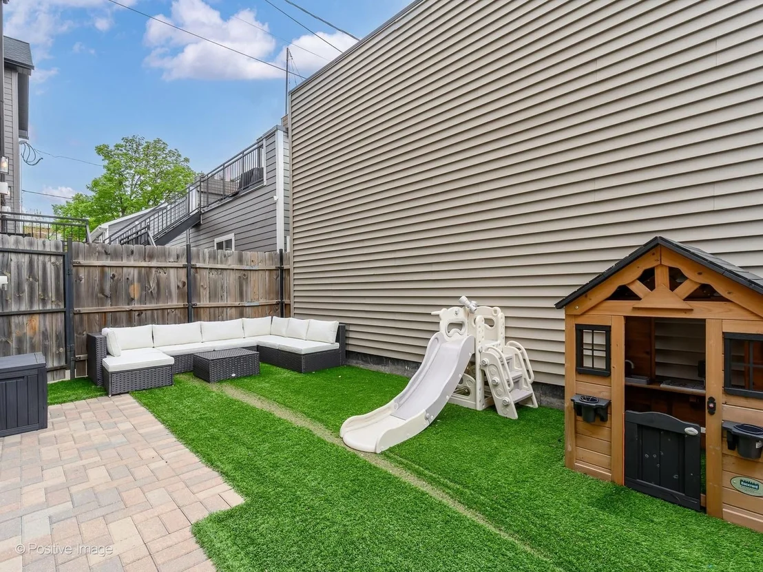 Photo of 1911 W Wolfram Street