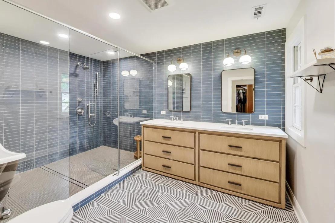 Photo of 547 JACKSON Avenue
