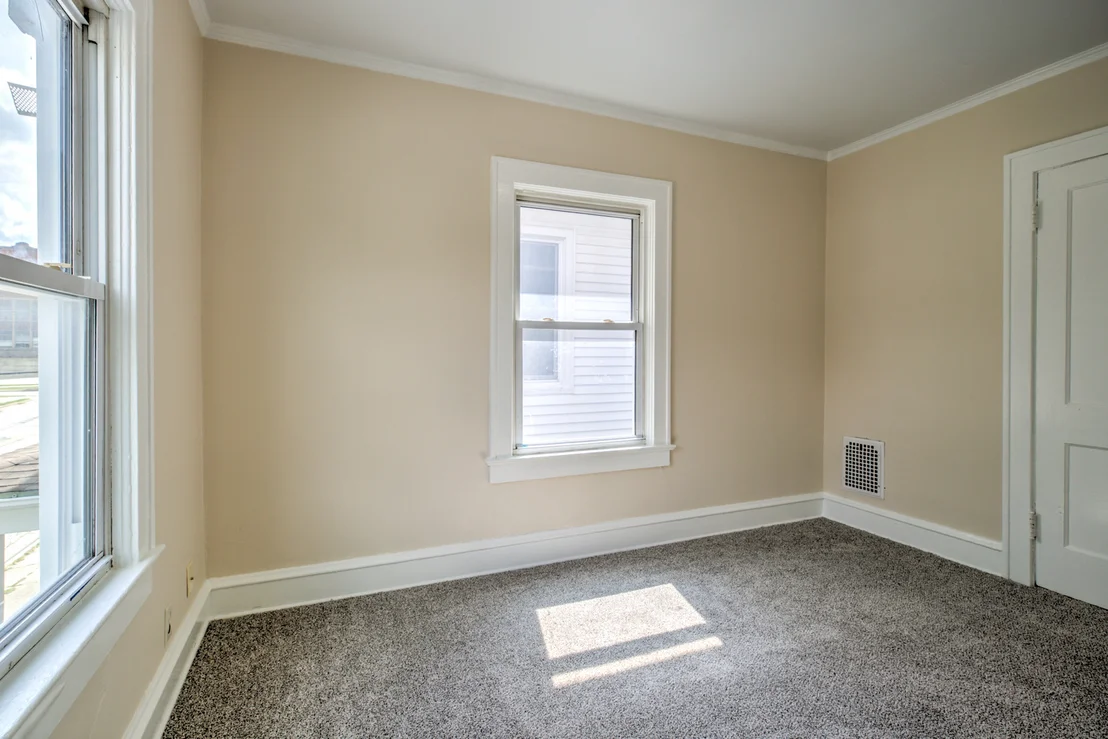 Photo of 310 N Mclean Street