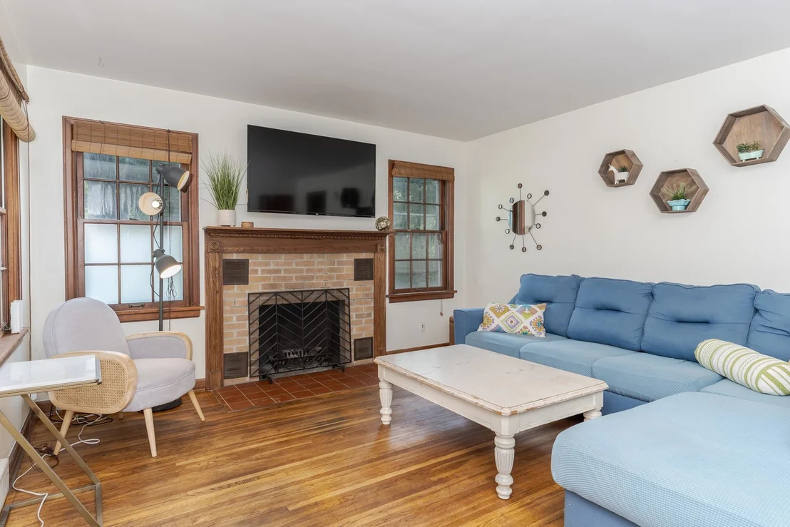 Photo of 821 Normal Avenue
