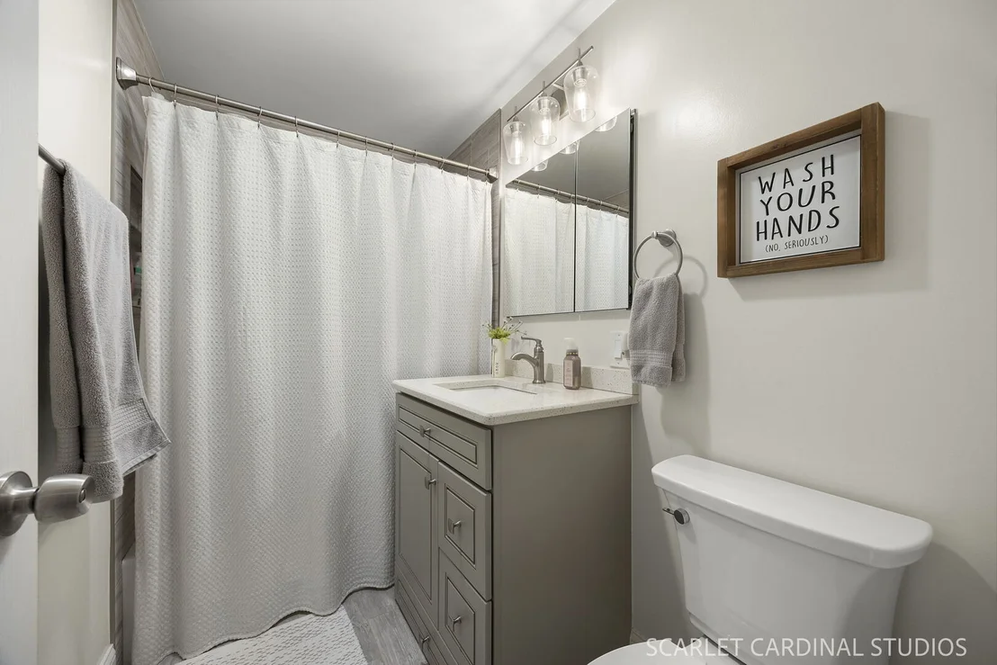 Photo of 1315 Lakeside Drive