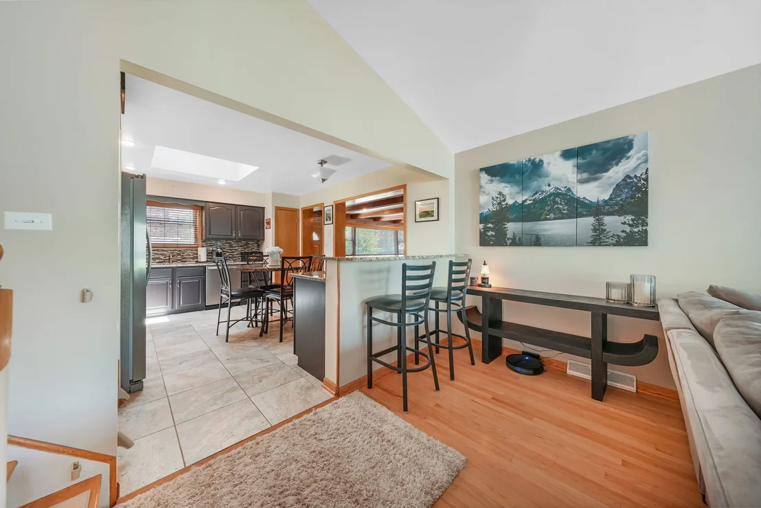 Photo of 513 W Division Street