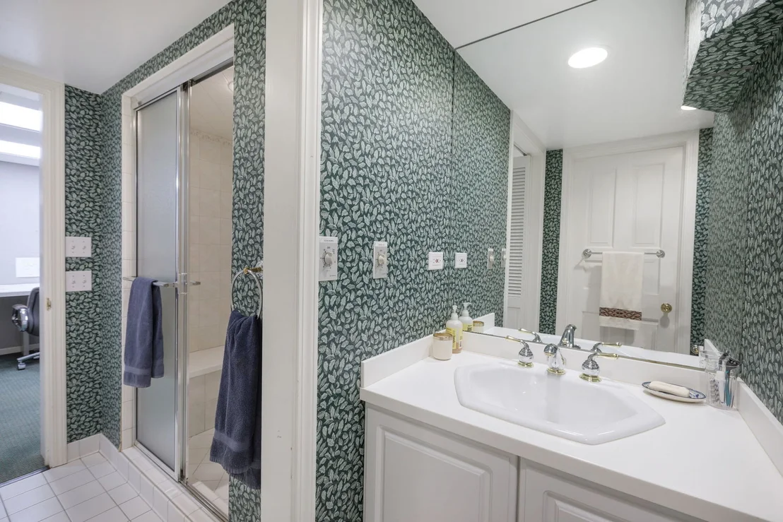 Photo of 1115 Golfview Lane