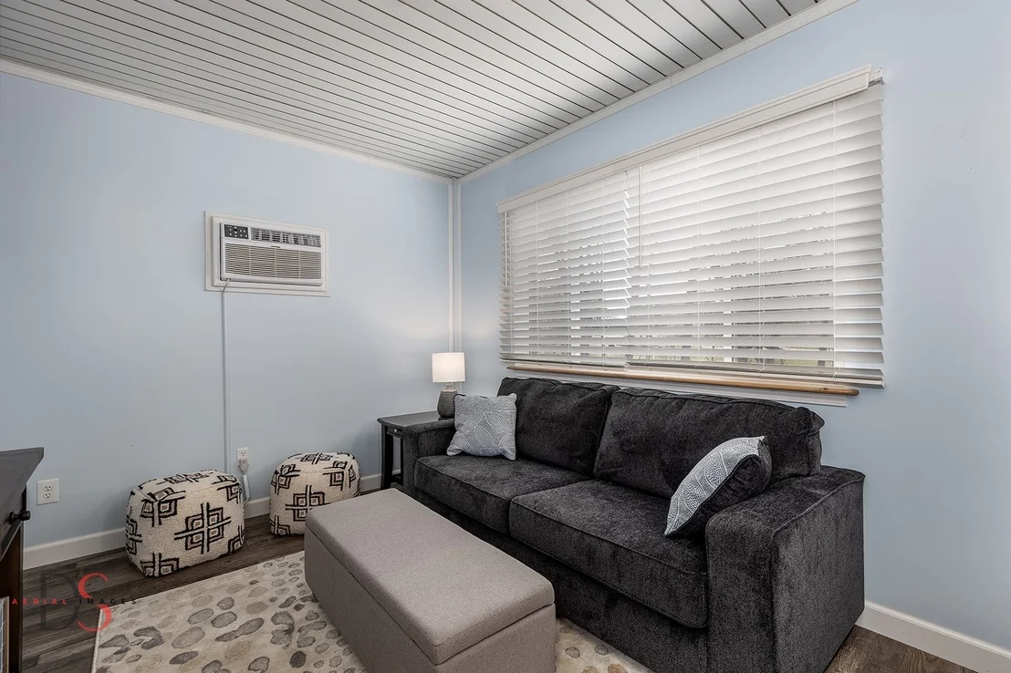 Photo of 152 Beachview Court