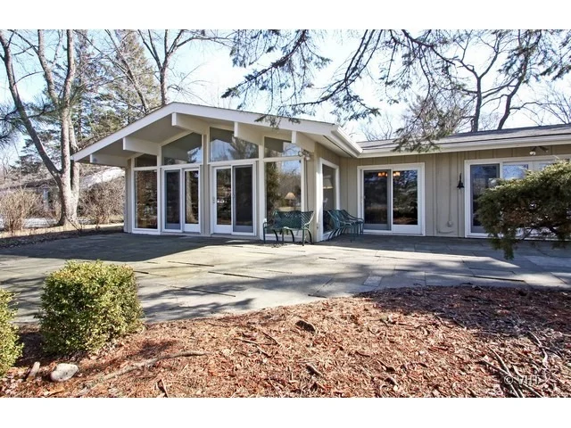 Photo of 1555 Tower Road