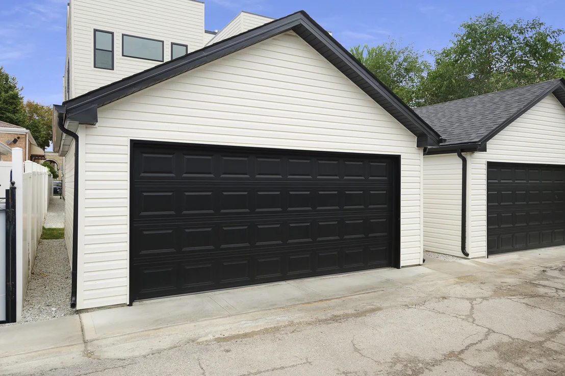 Photo of 513 W 28th Place