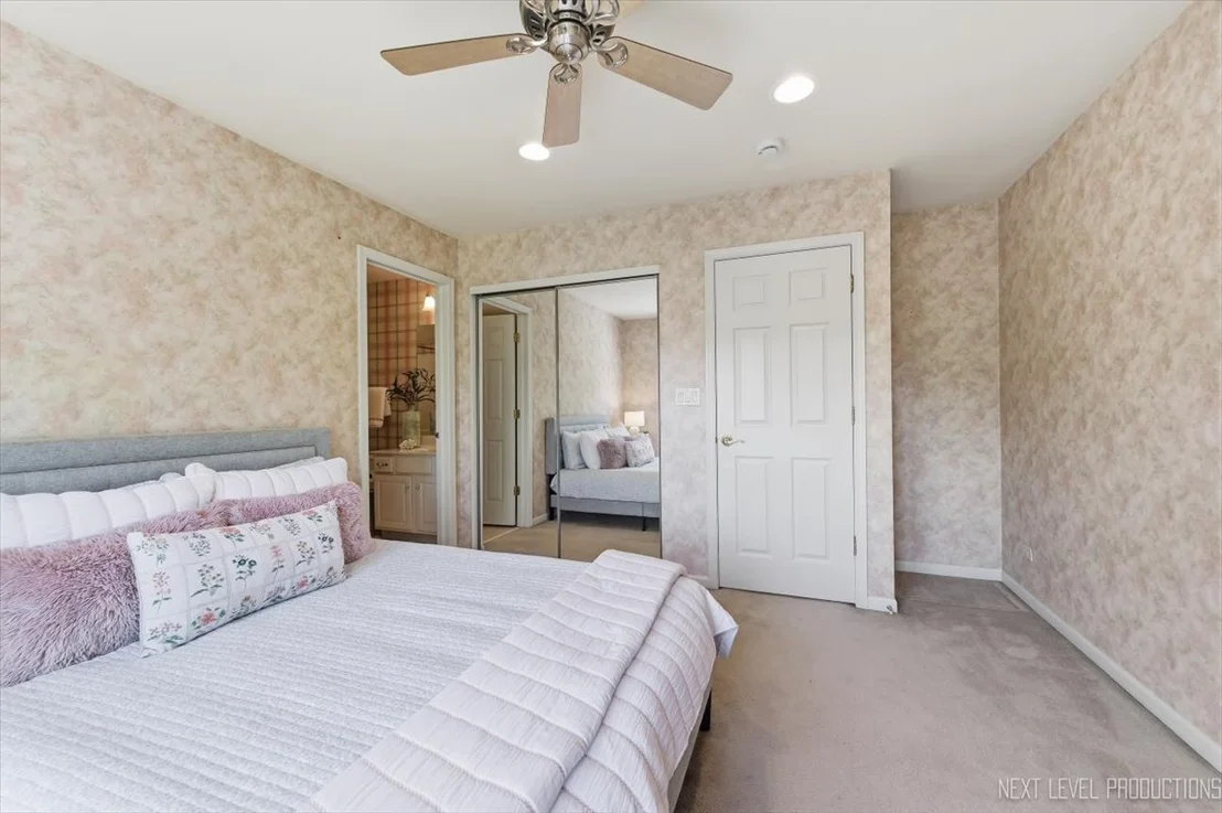 Photo of 865 Cambridge Drive