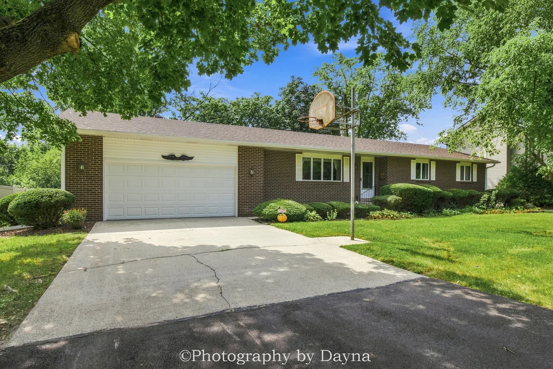 Photo of 6070 Darline Drive