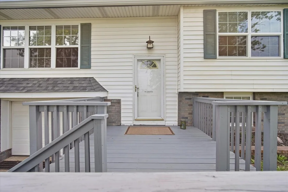 Photo of 1241 Holiday Lane