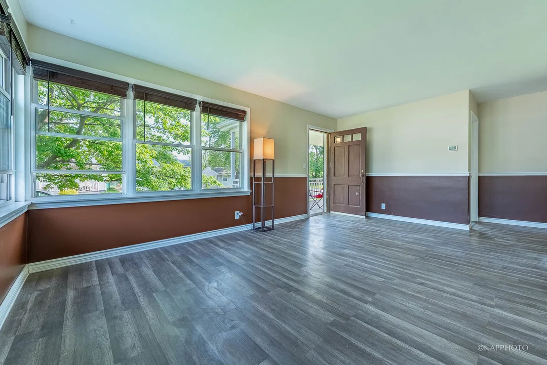 Photo of 40 W 36th Place