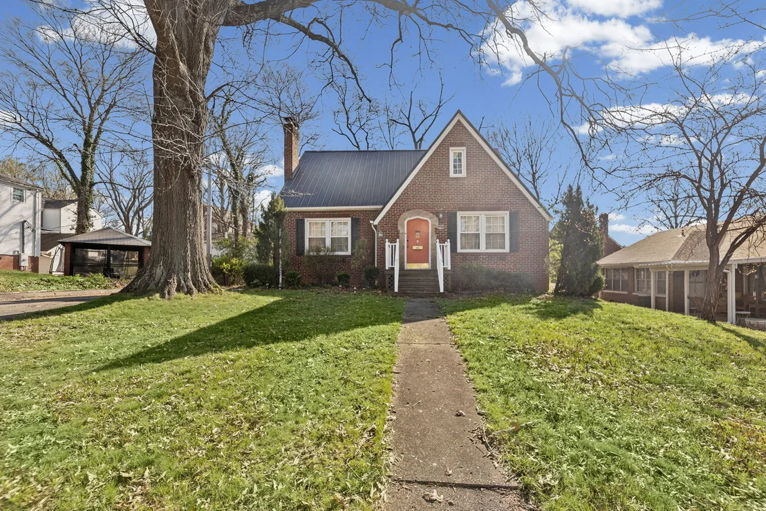 Photo of 710 Pavey Avenue