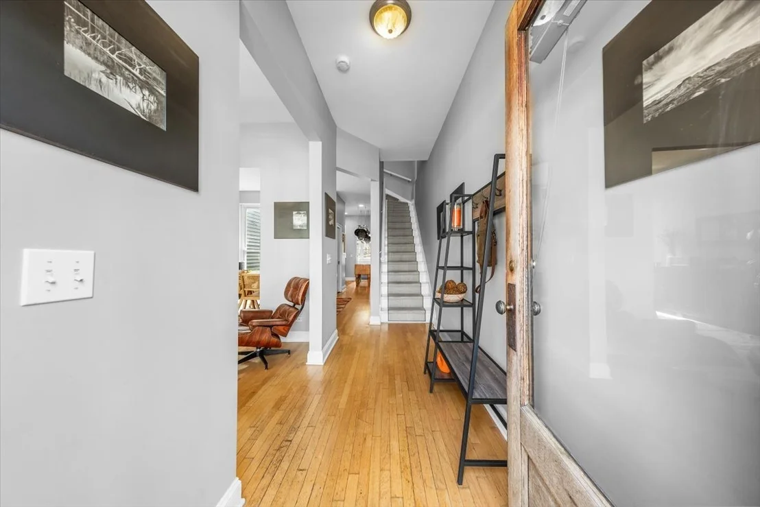 Photo of 2159 W Wilson Avenue