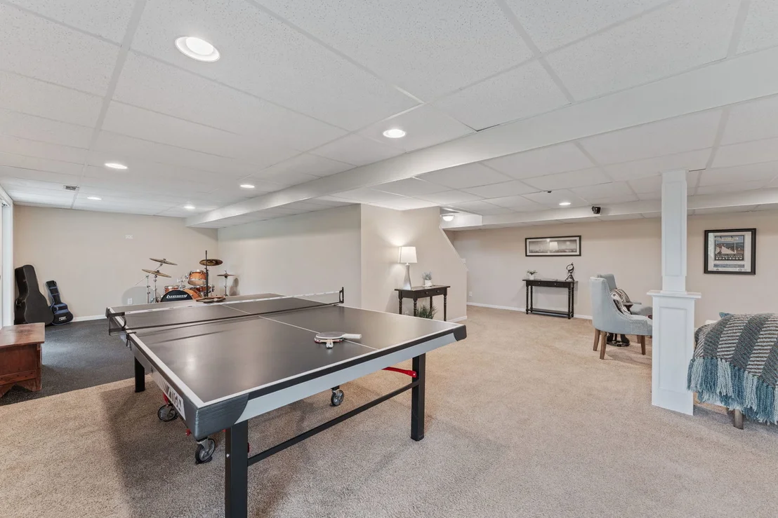 Photo of 635 Oakview Drive