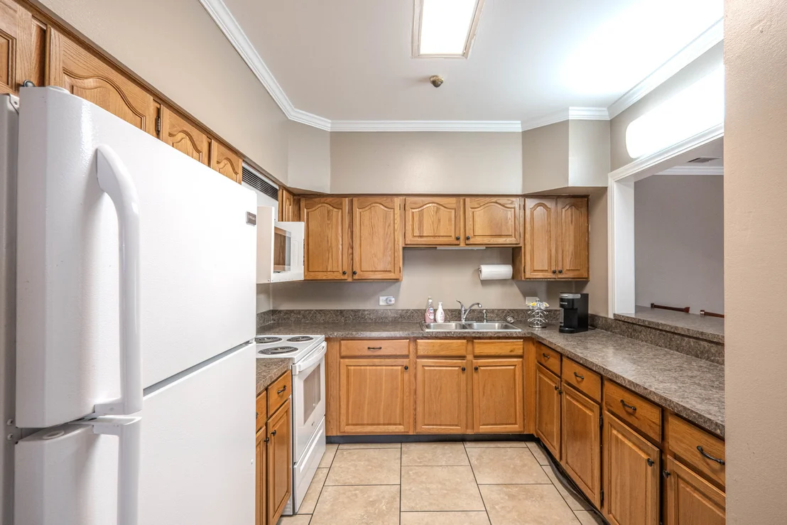 Photo of 585 Sharon Way