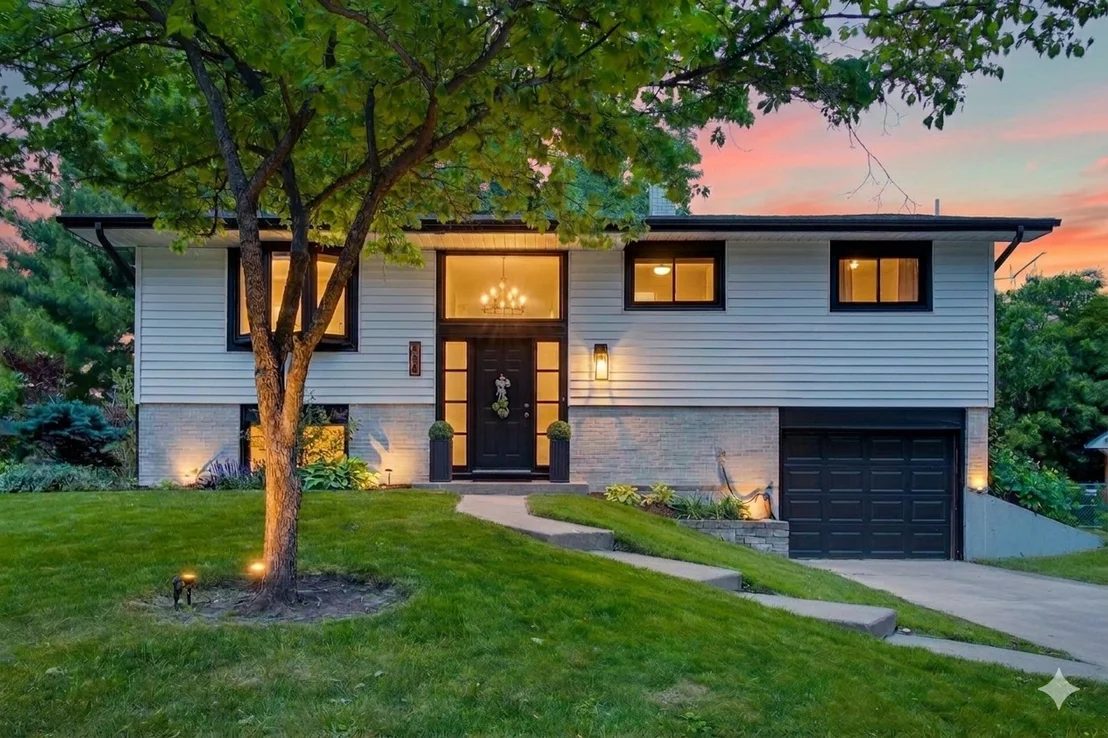 Photo of 2S550 Gray Avenue