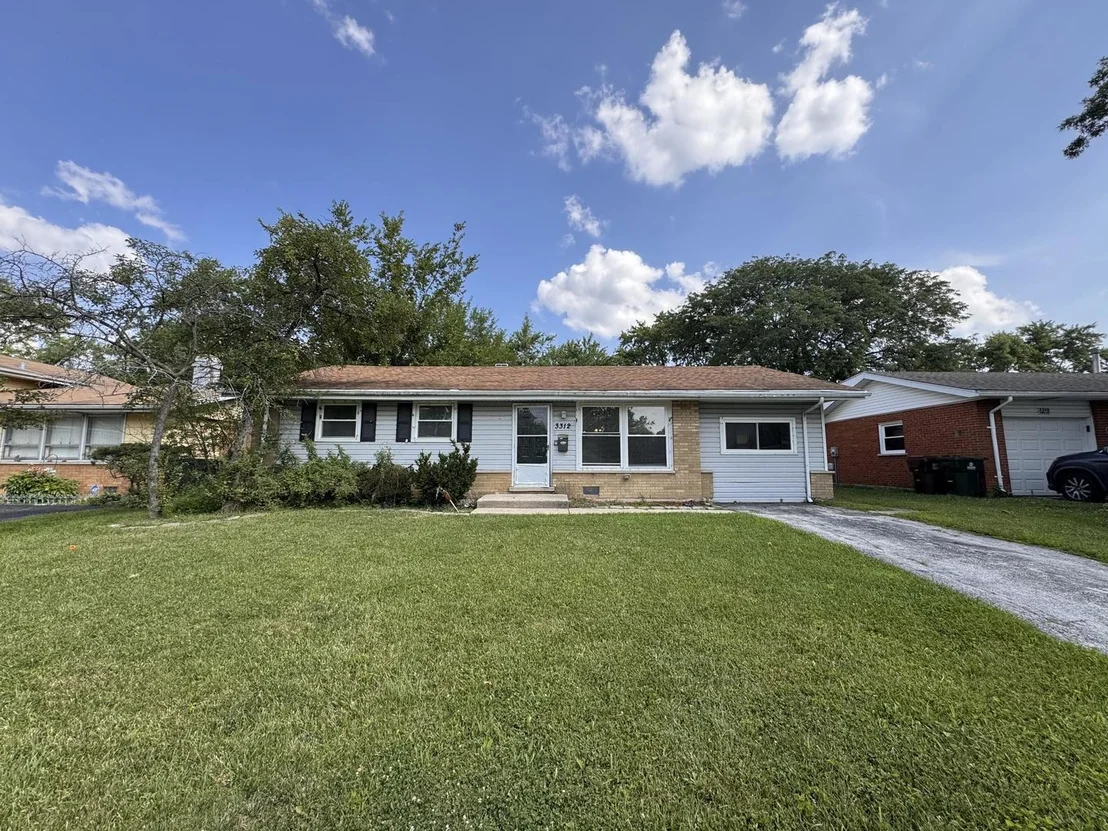 Photo of 3312 Maple Lane