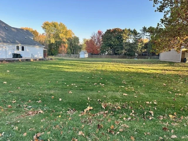 Photo of 876 HOLIDAY Drive